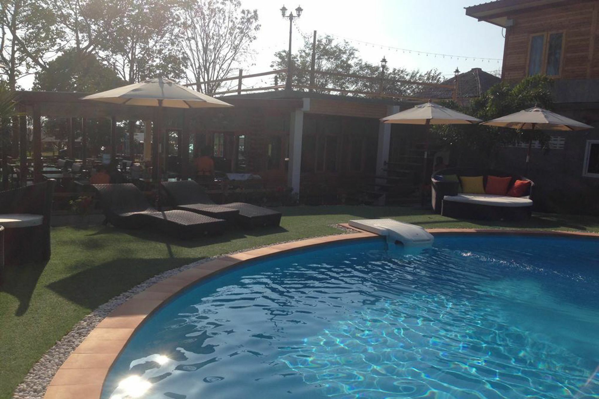 Hotel Check In And Chill Out Ban Laem Sok Exterior foto