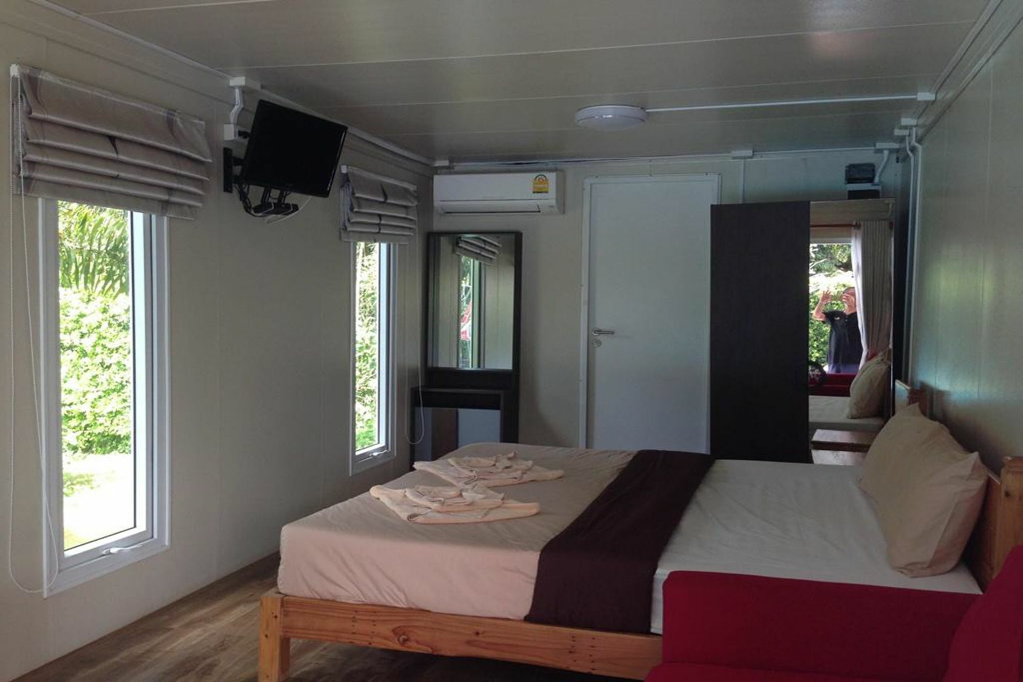 Hotel Check In And Chill Out Ban Laem Sok Exterior foto